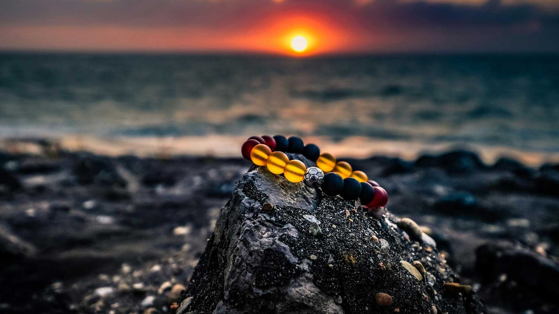 Armband vor Sonnenuntergang